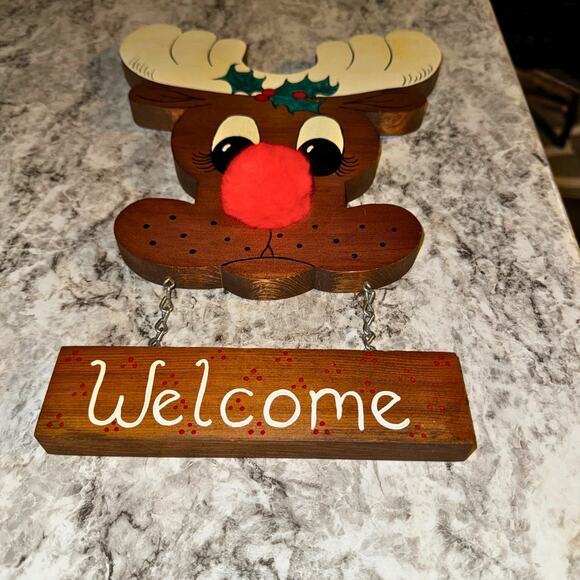 Handmade Wooden Rudolph Reindeer Welcome Sign | Pom Pom Nose | Vintage - Picture 8 of 8